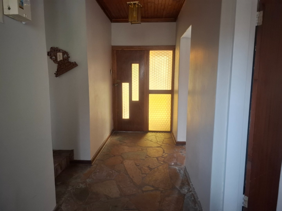 To Let 4 Bedroom Property for Rent in Presidentia Free State
